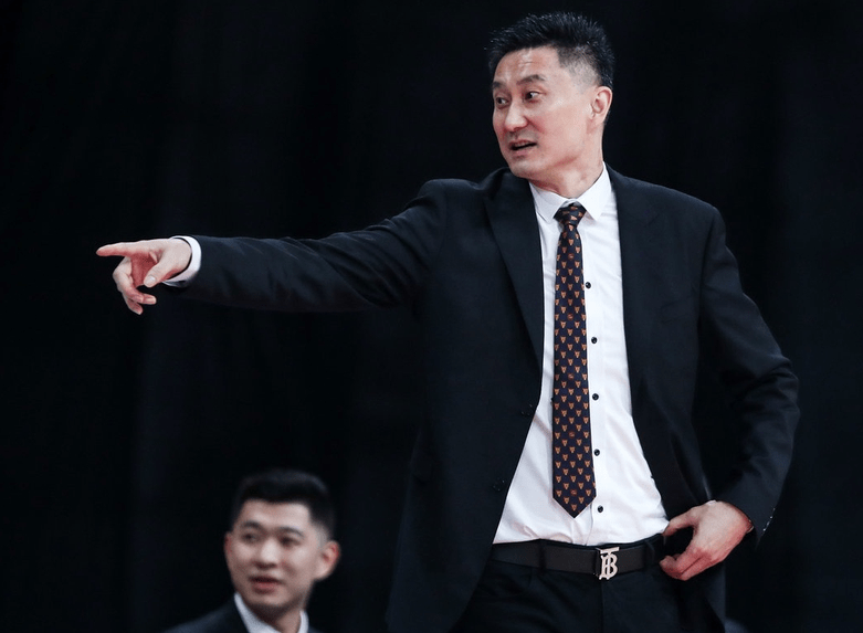 开云在线-里程碑夜广东宏远单刀错失；社区盾赛前刷纪录；悬念犹存；赛季目标并未改变