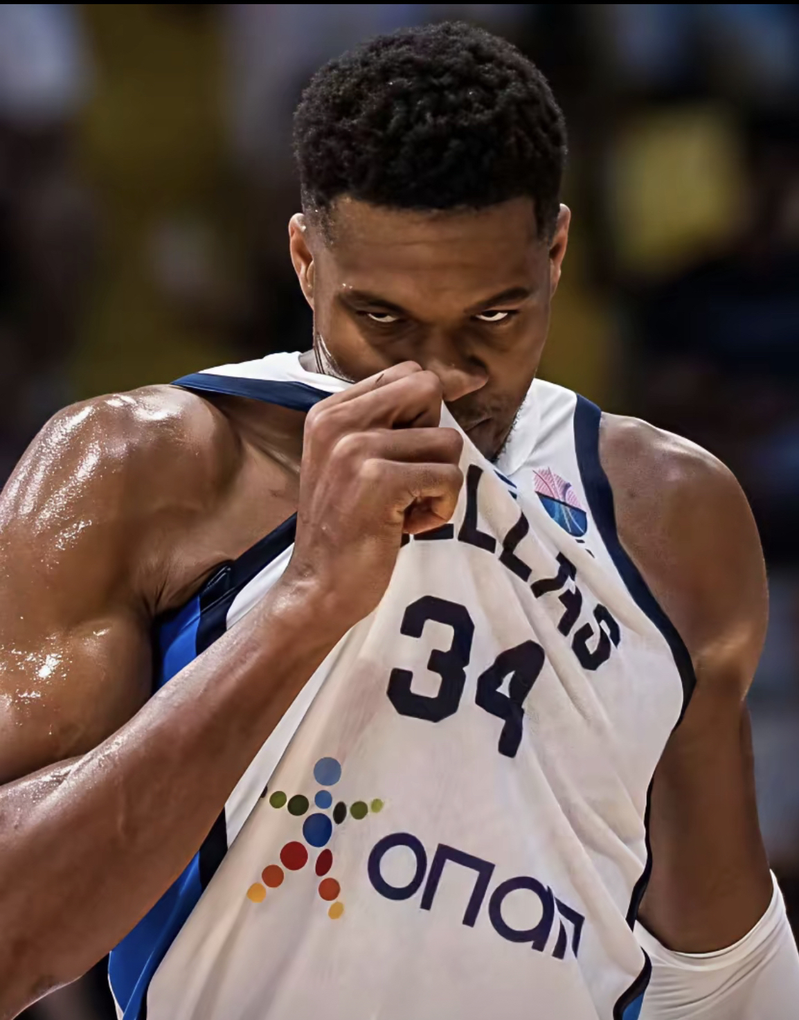 集结日华盛顿奇才备战欧篮联，回应争议细节曝光，引发热议，身体对抗强度拉满的简单介绍