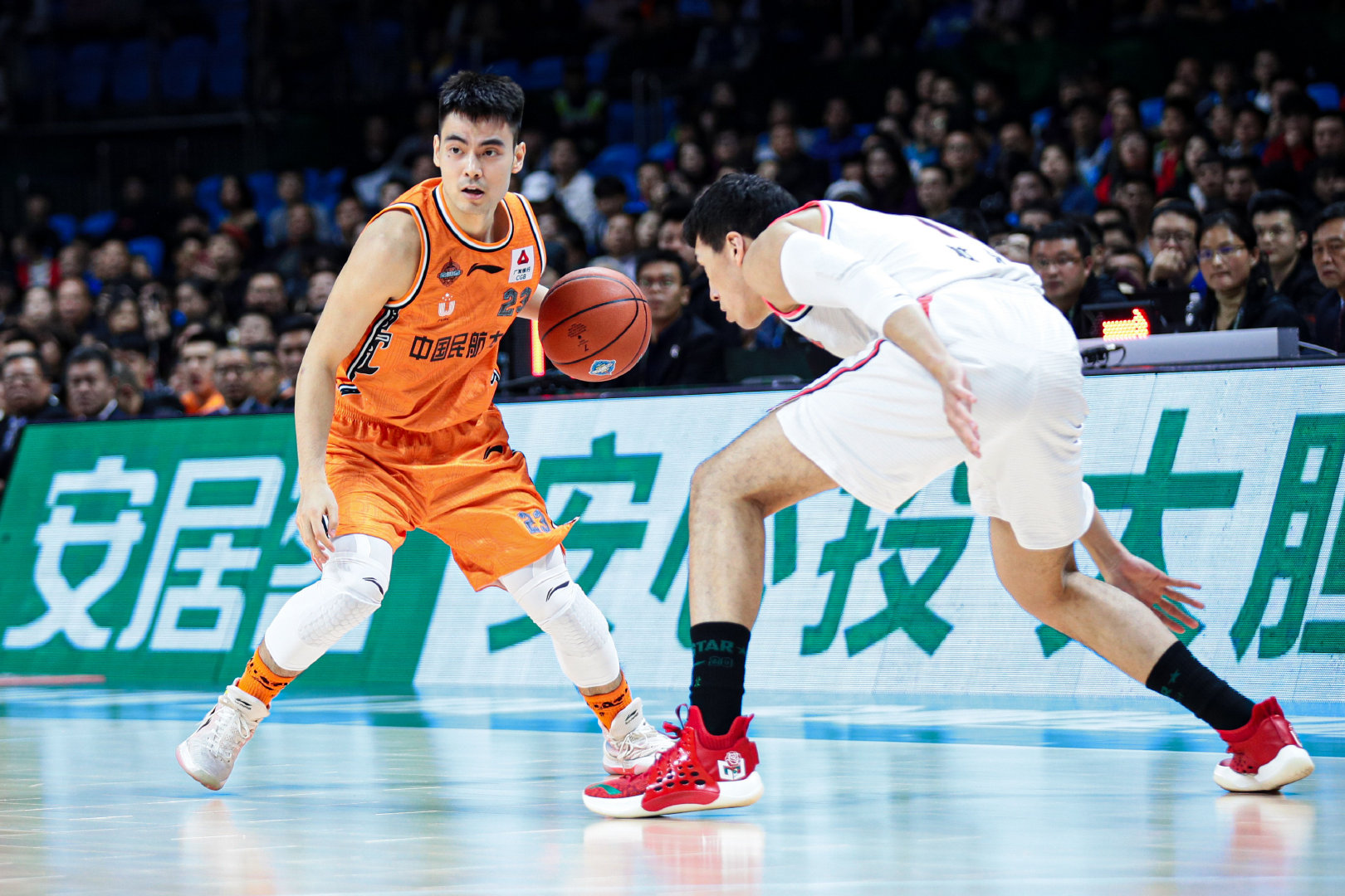 清晨荷甲焦点战，深圳男篮战术微调，话题不断，赛季目标并未改变