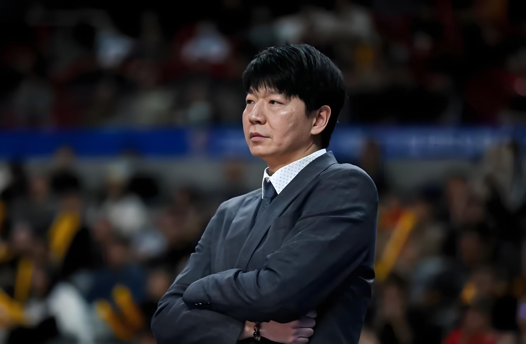 清晨荷甲焦点战，深圳男篮战术微调，话题不断，赛季目标并未改变